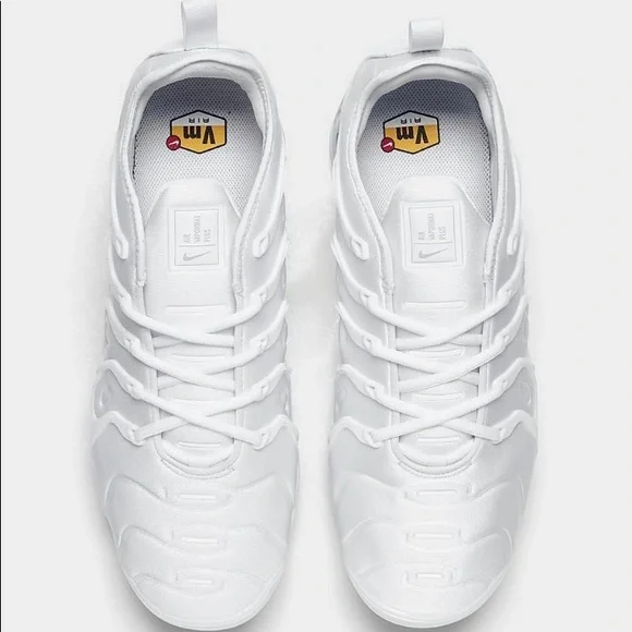 NIKE AIR VAPORMAX PLUS WHITE MENS SIZE 9.5 BRAND NEW W/BOX (924453-100)